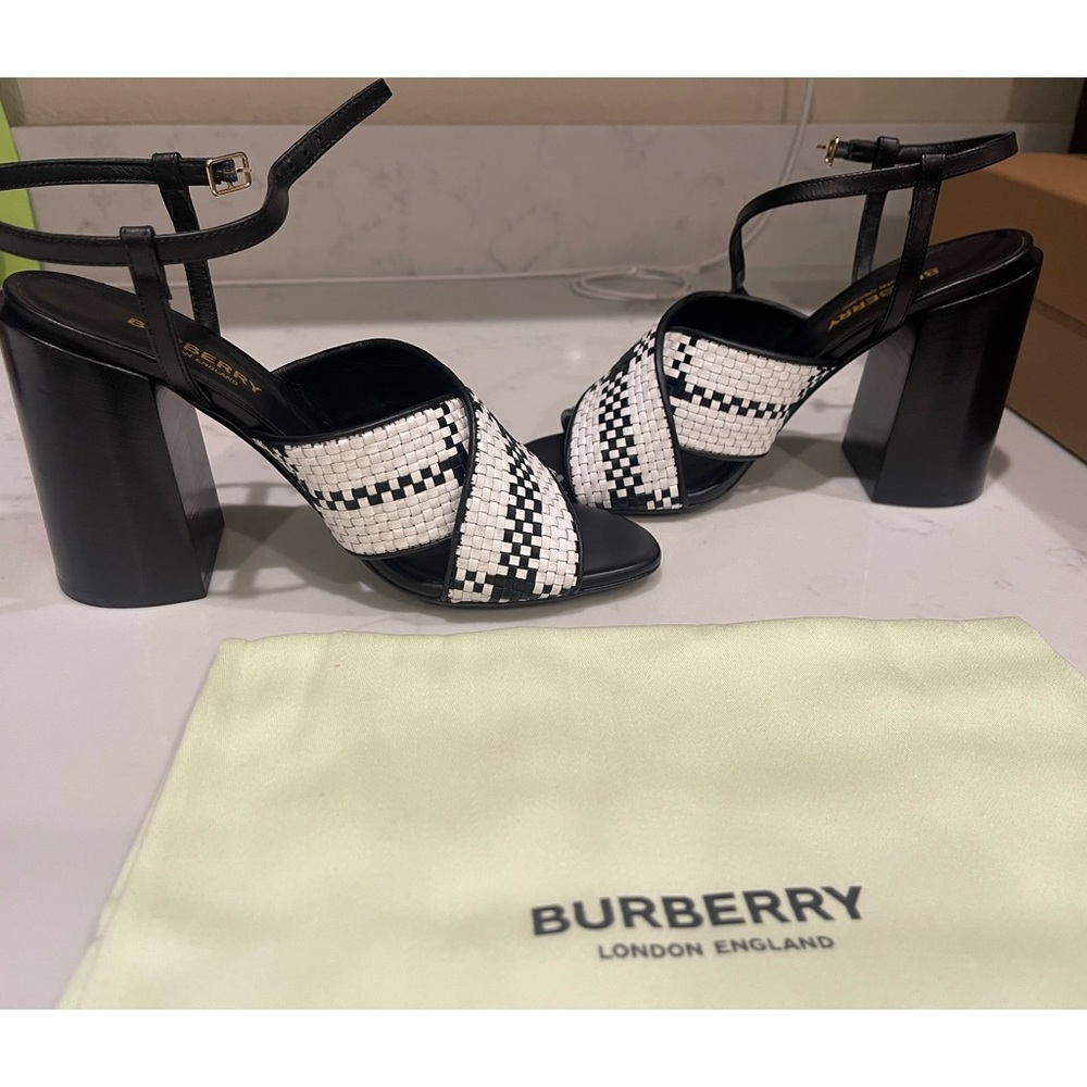 Brand New Burberry Castlebar Black White Sandal Women’s Size 36.5